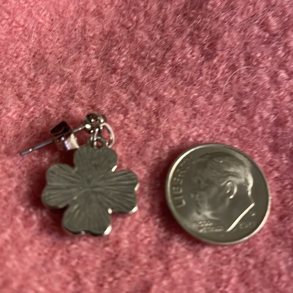 Shamrock paua shell earrings ☘️ - Picture 3 of 4